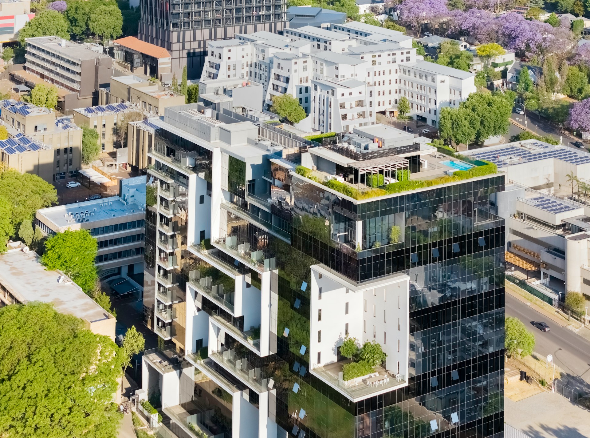 Hong Kong Skyscraper Charts a Path to Lower-Carbon Building Operations