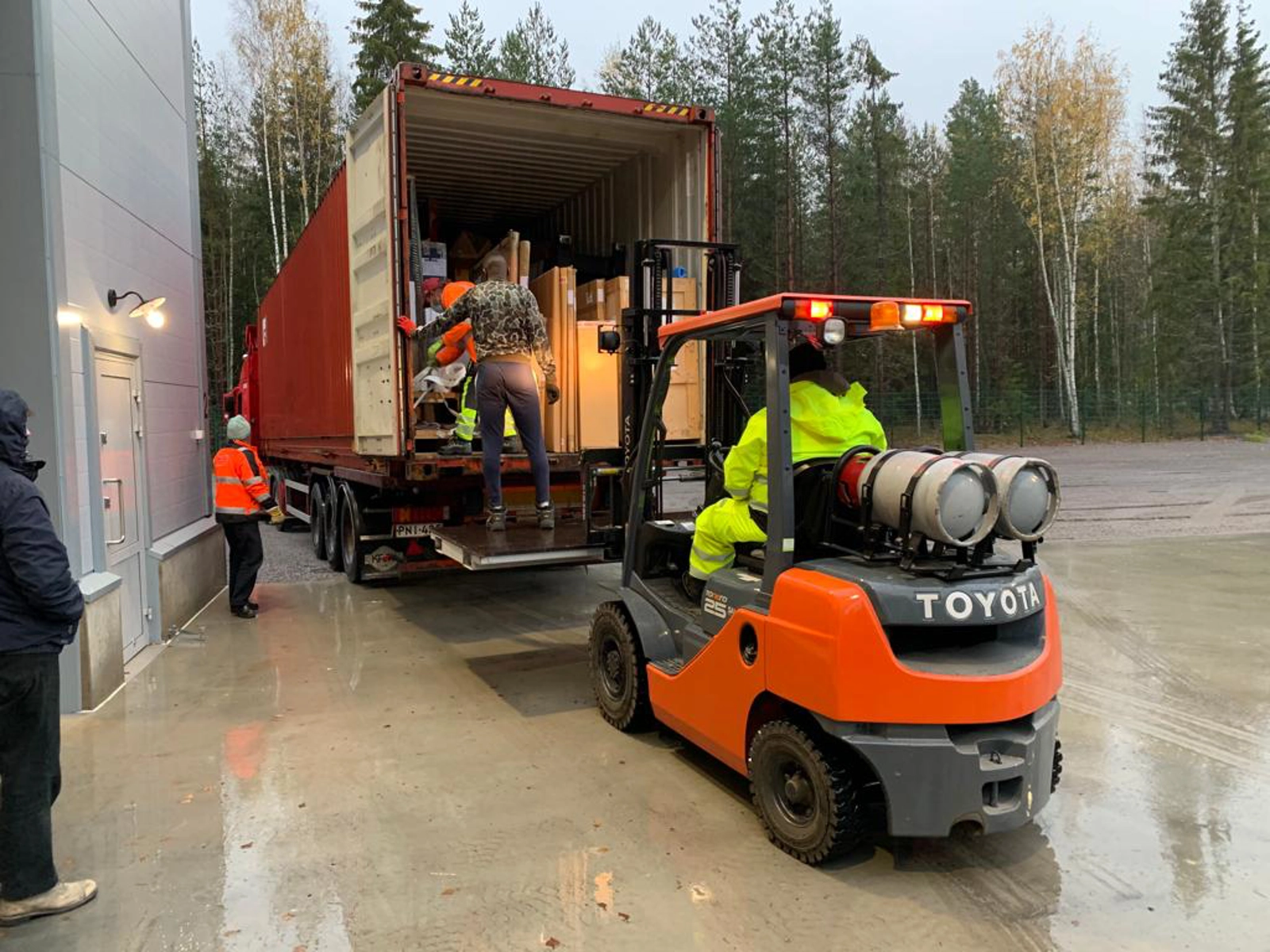 The Zabludowicz Collection is collaborating with Articheck to spearhead use of Sea Freight as a more sustainable method.