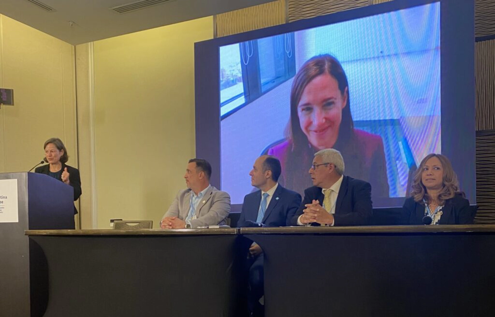 Future of green shipping panel.